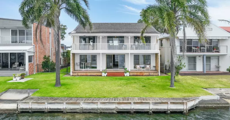 7-Bed Lakefront Retreat Hits Market on Lake Macquarie for $3.9M