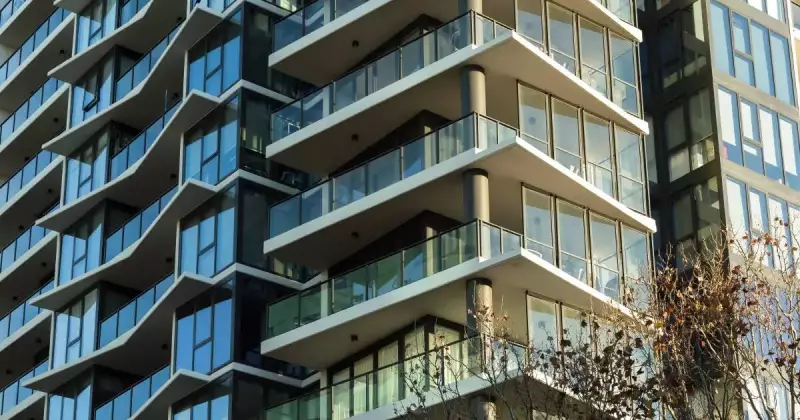 Canberra Strata Firms Ditch Insurance Commissions for Transparency