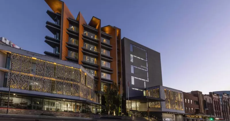 Convicted killer jailed for 3.5 years after stabbing police officer in Toronto siege