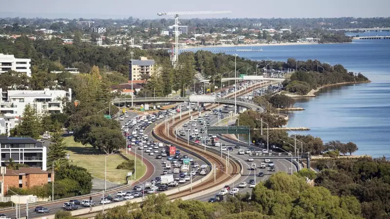 Kwinana Freeway Chaos: Multi-Vehicle Crash Creates Perth Traffic Nightmare