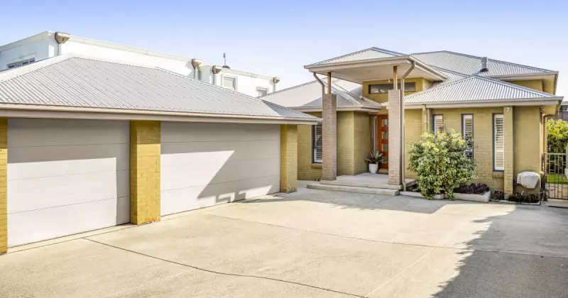 Magic Merewether Home: Beachside Family Living on 703sqm Block