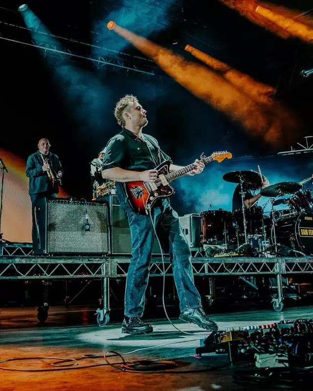 Sam Fender's Perth Finale: Emotional Kings Park Show Wows Expats