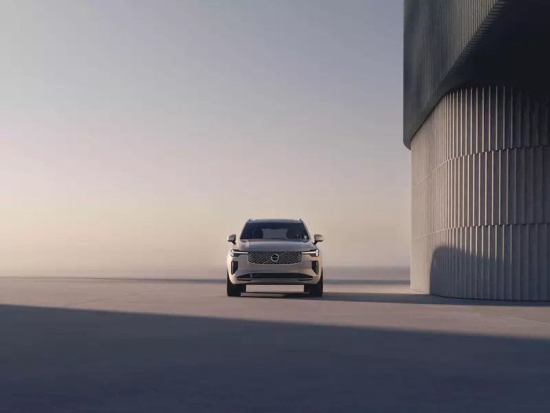 Volvo XC90 Ultra T8 PHEV Review: Luxury SUV with 87km Electric Range
