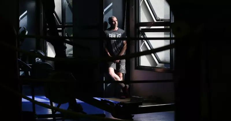 Wollongong's Lee Murray Aims for World Record Plank to Smash Mental Health Stigma