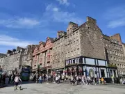 Edinburgh's Duality: Where Literary Legends Meet Real-World Drama | An Aussie's Guide