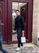 Hugh Jackman's Paris Thanksgiving: A Solo Celebration in the City of Love