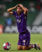 Perth Glory's Winless Streak Continues in 1-0 Defeat to Mariners