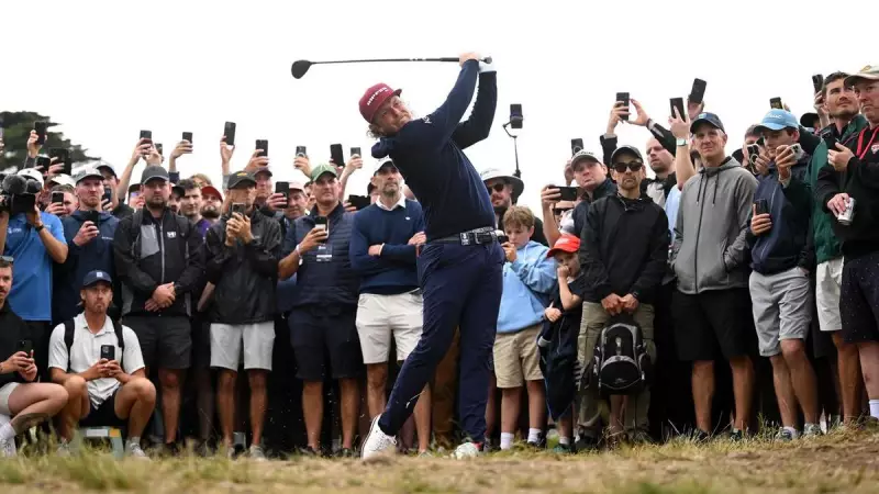 Cameron Smith surges into contention for maiden Australian Open title