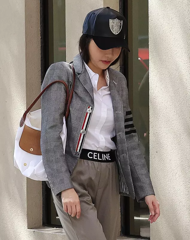 Two Accused of Confiscating Passports from Massage Parlour Workers