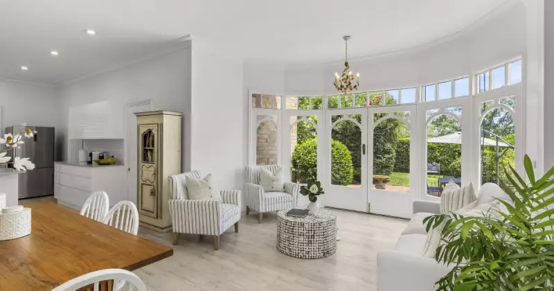 1840s Newcastle landmark 'Woodleigh' hits market on The Hill