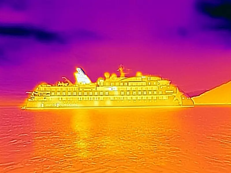 Australian Cruise Company Uses Thermal Imaging to Reveal Arctic Ice Secrets