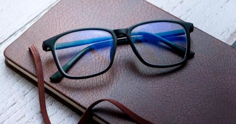 Blue Light Glasses vs Anti-Fatigue Lenses: Which is Best for Digital Eye Strain?