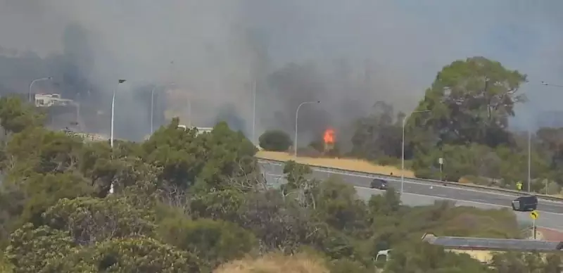 Bushfire Closes Hester Avenue in Neerabup, Perth Traffic Diverted