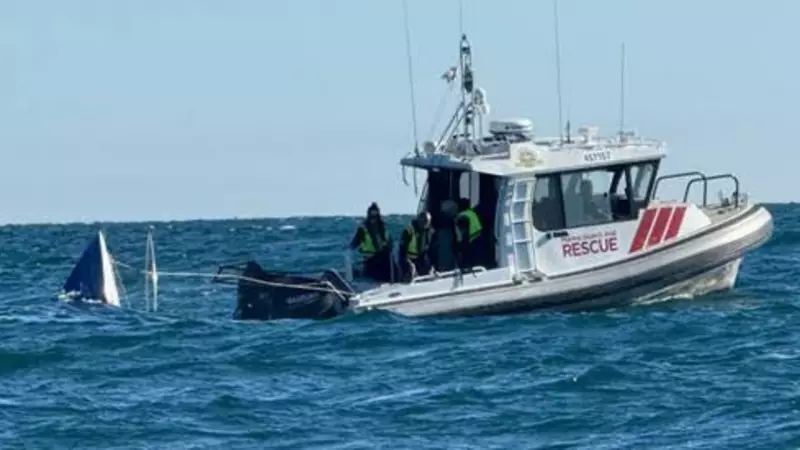 Coast Guard Queenscliff rescues stranded mariners near Geelong