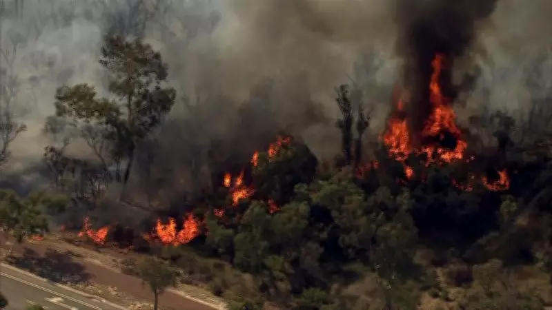 Ellenbrook Bushfire Breaks Containment Lines, Residents Urged to Watch and Act