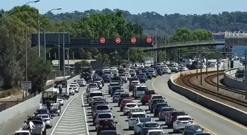 Fishing Rally Snarls Perth Traffic: 150+ Boats Protest WA Fishing Bans