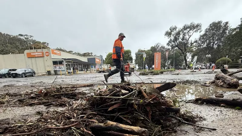 Great Ocean Road chaos: Cars swept into sea as flash floods hit