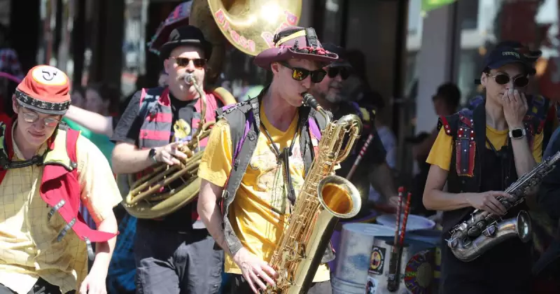 HONK! Oz 2026: Wollongong's Grand Street Parade Defies Heat for Peace