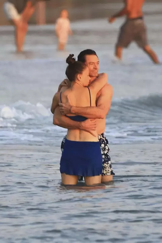 Hugh Jackman Engaged to Sutton Foster: Costa Rica Proposal & Wedding Plans