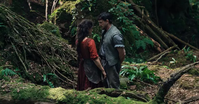 Jessie Buckley's Oscar-Worthy Performance in Hamnet Stuns Critics