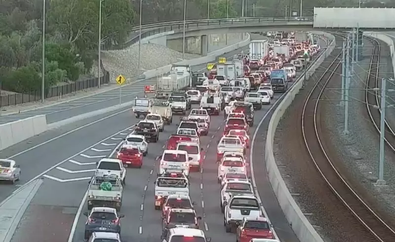Kwinana Freeway Delays: Perth Commuters Face Major Congestion Near Como