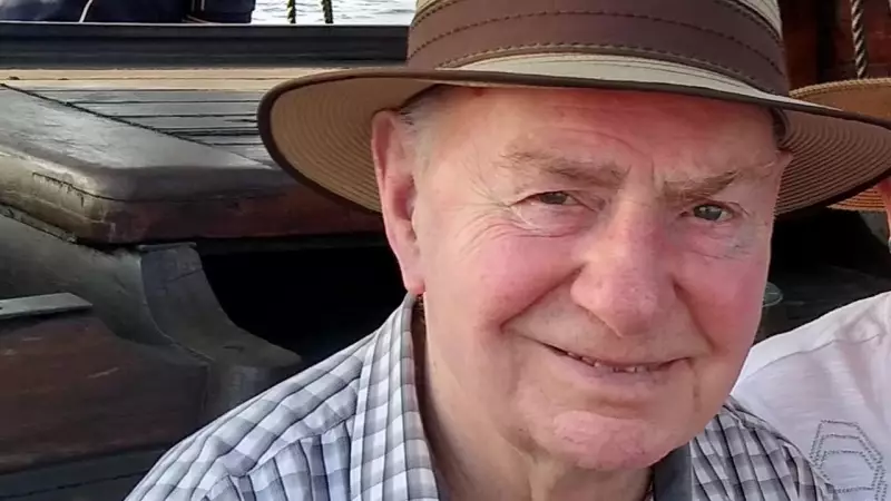 Legendary Geelong journalist John Hurst, Bob Hawke biographer, dies at 91