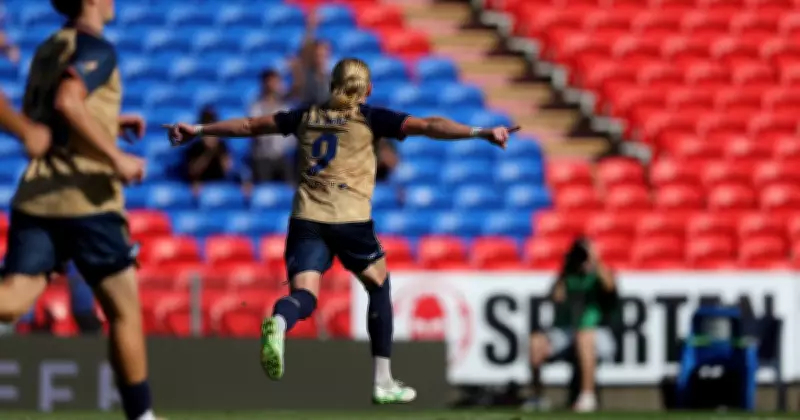 Newcastle Jets Soar to Top Spot with Record Win and Popcorn-Fueled Crowd