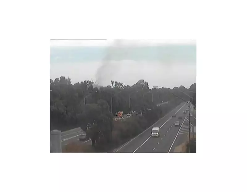 Roe Highway Bushfire: Traffic Delays as Blaze Burns Near Perth Motorway