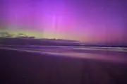 Amateur Photographer Captures Stunning Aurora Australis Over South Australia