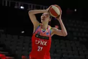 Perth Lynx Fall to Townsville Fire in WNBL Clash as Han Xu Injured
