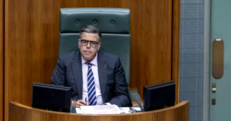 Новые данные: политики потратили 28 дней на 'политический театр'