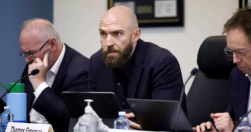 Canberra's Dive Pool Debate: Commonwealth Park or Alternative Sites?