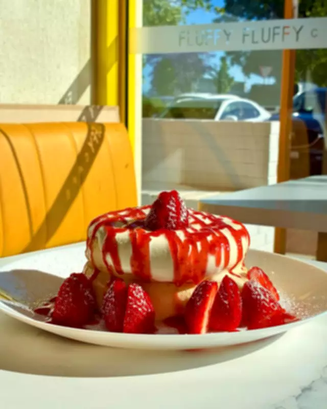 Fluffy Fluffy Dessert Cafe Review: Viral Japanese Souffle Pancakes in East Victoria Park