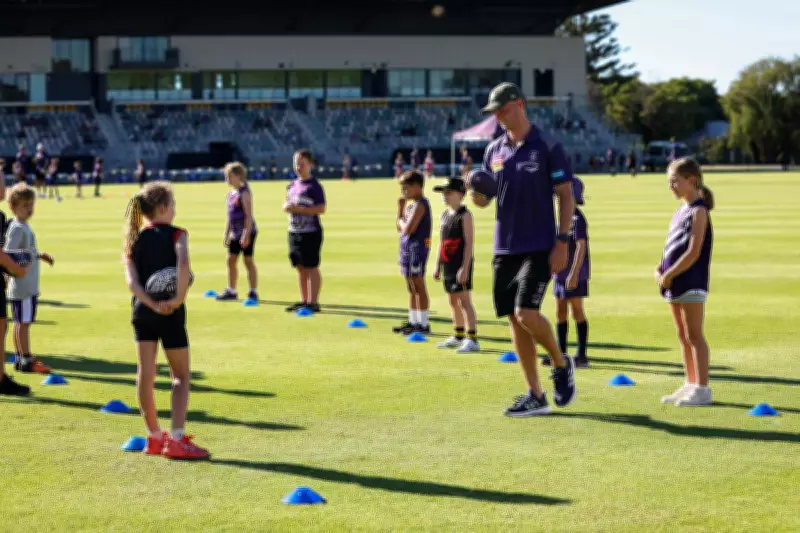 Fremantle Dockers' Judd McVee to Play Opposite Half-Back Flank to Jordan Clark in AFL Games