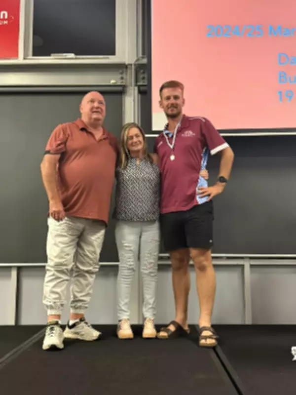 Mariners' Brave Fightback Falls Short in Premier Cricket Clash