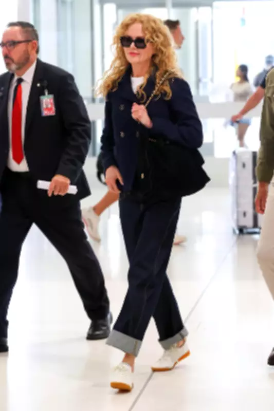 Nicole Kidman покидает Сидней в стильном наряде Chanel после таинственного визита