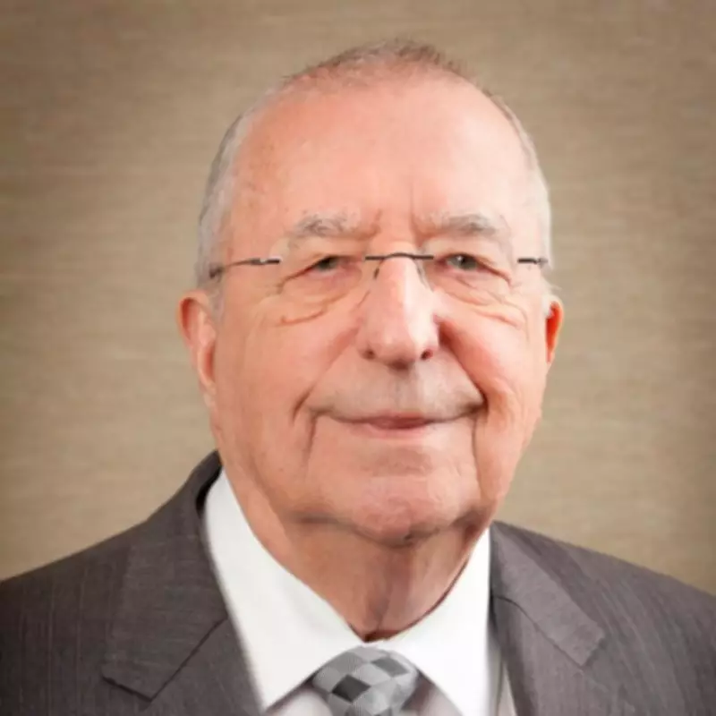 Pioneering Neurosurgeon and Health Leader Bryant Stokes AO Remembered