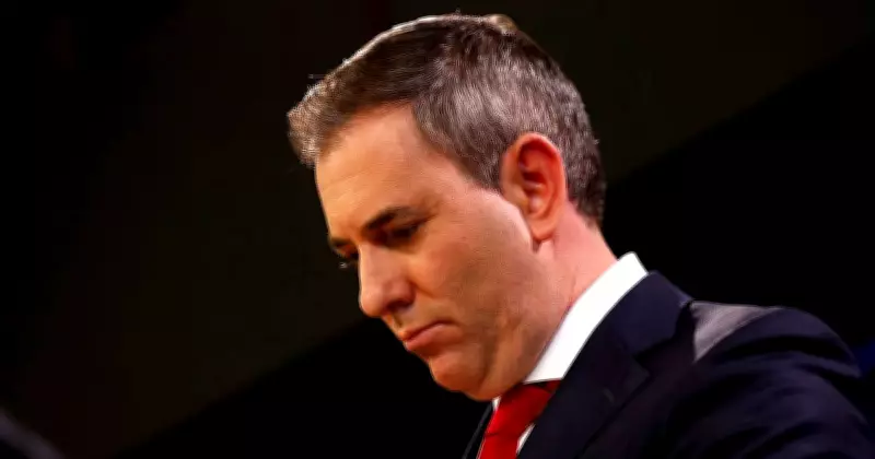 Public Sector Wages Surge Ahead of Private Sector Amid Inflation Concerns