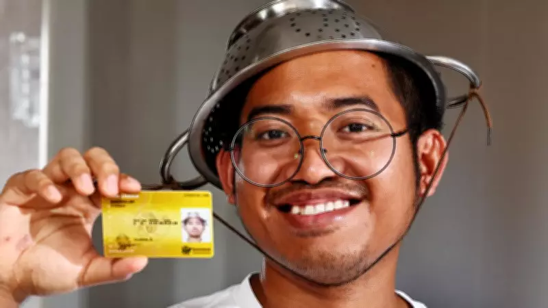 Queensland Government Rejects Pastafarian Driver's Licence Photo with Colander