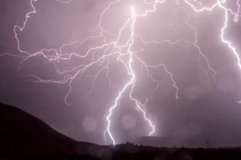 Severe Thunderstorms Threaten WA with Flash Flooding and Damaging Winds
