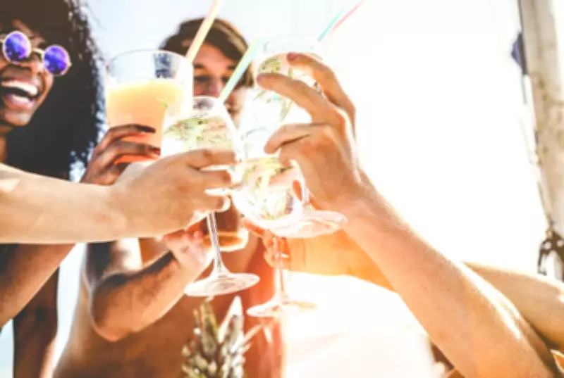 Summer Hosting Essentials: Elevate Your Outdoor Entertaining in Style