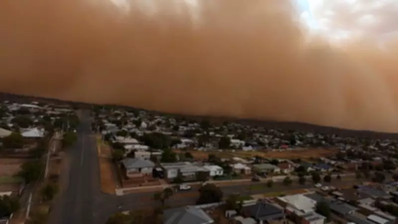 Sydney Blanketed in Hazardous Smoke as Dust Clouds Engulf Western Regions