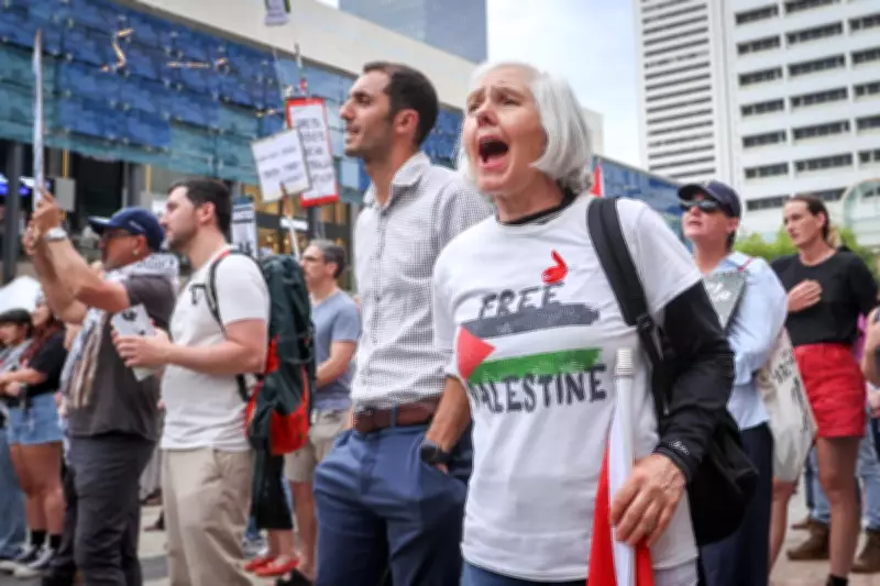 Thousands Chant 'Long Live the Intifada' at Perth Rally Against Israeli President Herzog