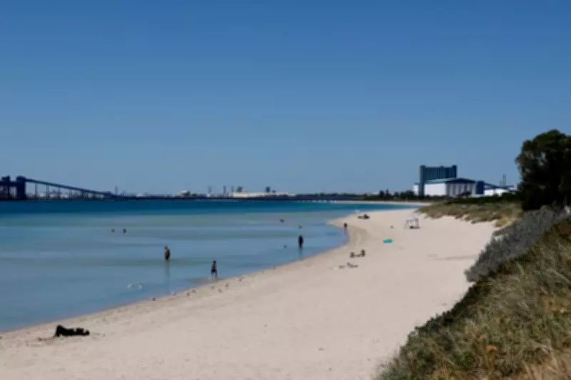 Tragic Drowning at Rockingham Beach: Man Dies After Being Pulled Unconscious from Water