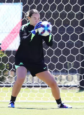 Matildas Goalkeeper Arnold Trains as Coach Montemurro Delays Asian Cup Selection