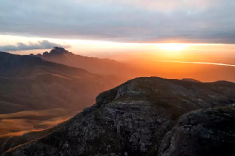 Bluff Knoll Rescue Underway After Two Climbers Fall on WA's Highest Peak