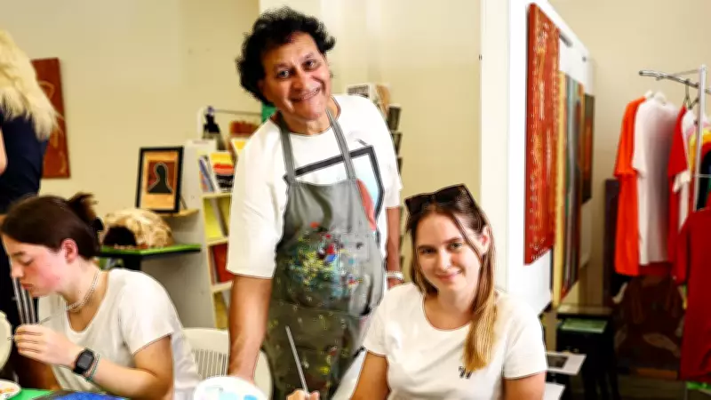 Cairns Artist Shares Aboriginal Culture with Tourists Through Unique Art Classes
