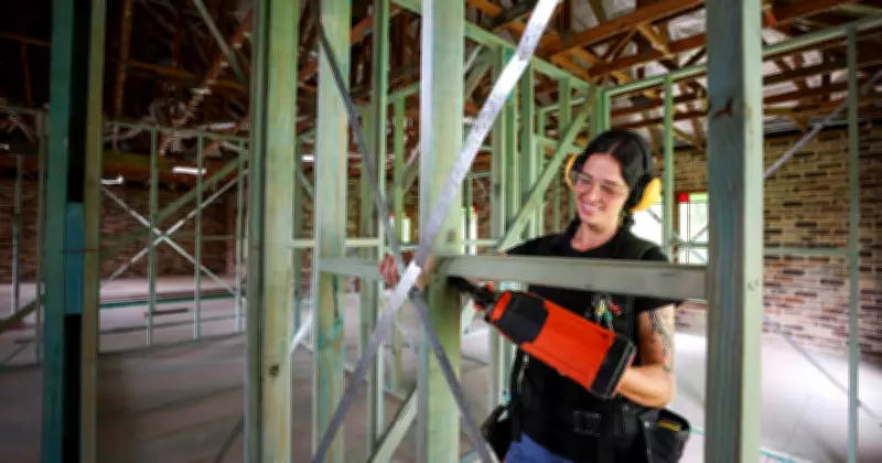 Former Banker Becomes Carpenter After Injury Sparks Career Transformation