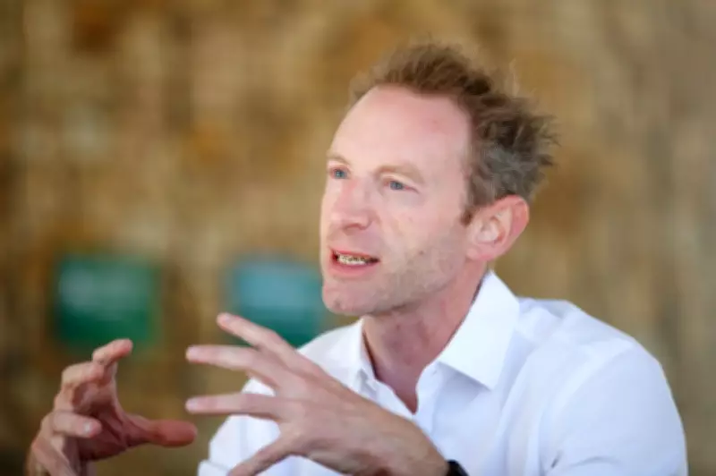 Former Liberal Leader Alleges Abuse, Seeks Political Redemption