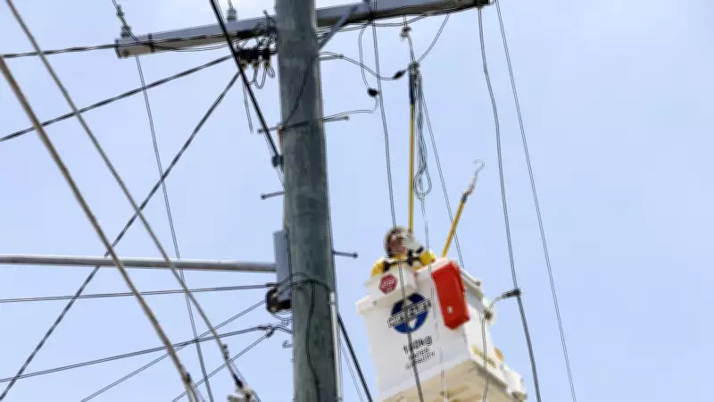 Hundreds of Kelso Homes Plunged into Darkness as Crews Work to Restore Power